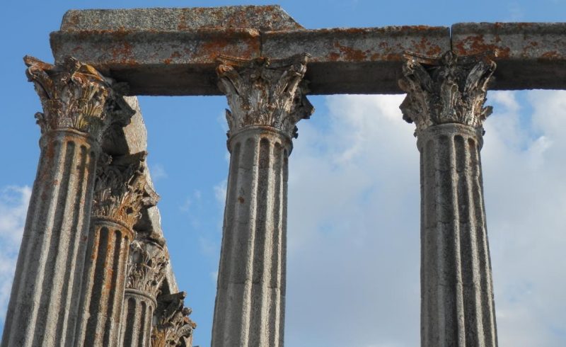 templo-ruinas-evora-portugal