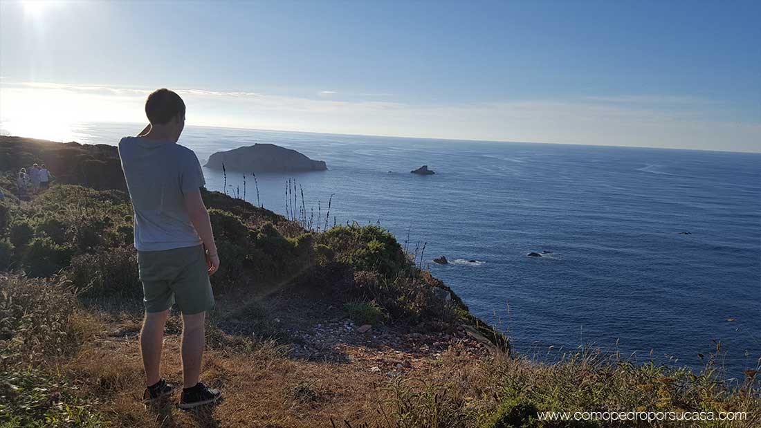 pensando en cabo peñas vistas al mar asturias
